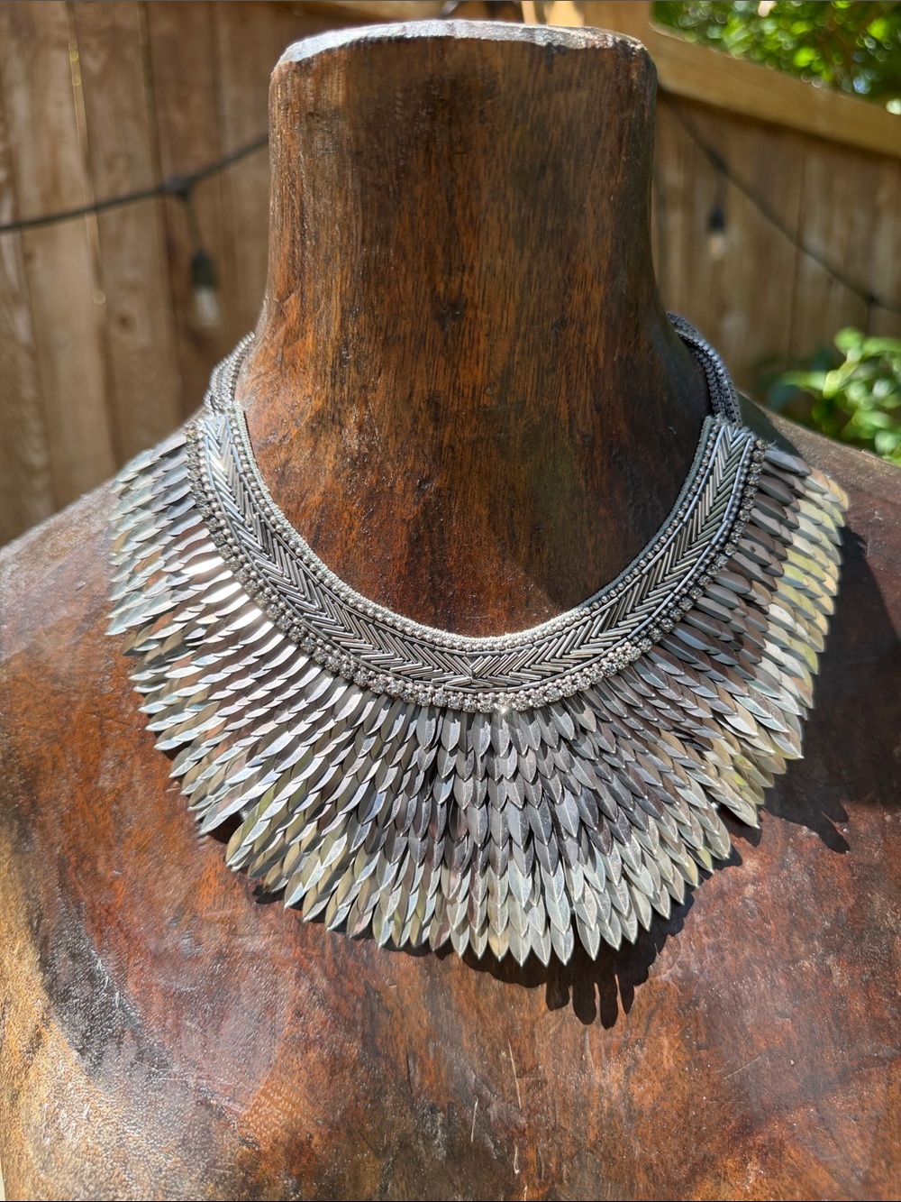 Stella & Dot Pegasus Bib Necklace - Picture 4 of 10
